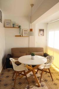 Precioso apartamento con vistas al mar. Piscina.