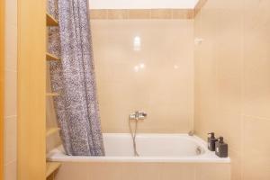 Sage Meadow at Gozsdu Garden Dob 16