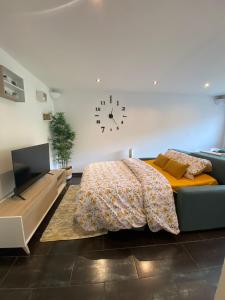 Appartements Grasse - Free Parking - Pool : photos des chambres