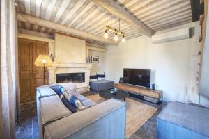 Le Mazet dErnestine - Piscine et Cheminée