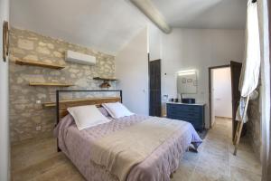 Villas Le Mazet d'Ernestine - Piscine et Cheminee : photos des chambres