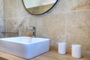 Villas Le Mazet d'Ernestine - Piscine et Cheminee : photos des chambres