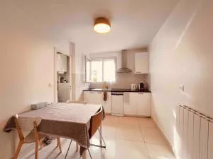 Appartement 2 chambres en 3 min au pied de RER - لا كورناوف