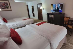 Queen Room with Two Queen Beds - Second Floor/Non-Smoking room in Ramada by Wyndham Mountain Home