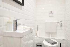 Studio Apartments by Hi5- Apartment in Downtown