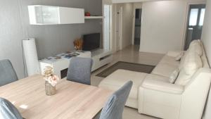 Ohana, Apartamento-PARKING PRIVADO GRATIS-CENTRICO-WIFI-ASCENSOR-SIN CUESTAS-82m2