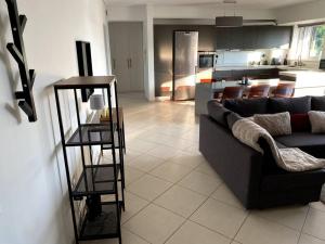 Spacious and Sunkissed 3BR & 2 Bathrooms Apartment