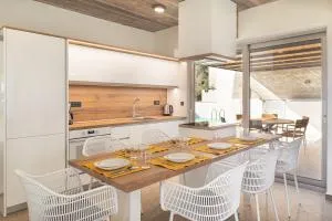 New Modern Villa Domus Myrtia with private pool & BBQ, 4km from nearest beach - Marioú