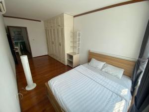 Spacious Apartment in District 7