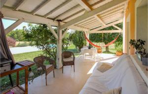 Cozy Home In Monseveroux