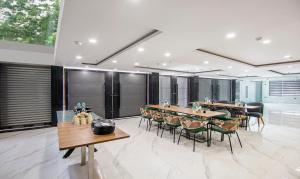 Treebo Royal Comfort