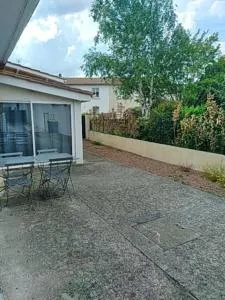 maison agréable avec stationnement privatif - 勒贡蓬图夫尔