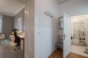 Cozy City Center Apartment