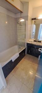 Appart'hotels Appart'hotel Le Trianon : photos des chambres