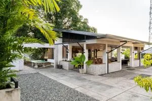 Tata Amado: 3-bedroom vacation home + pool + sauna - Jalajala