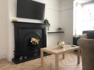 15 Comfort House 2 bed townhouse with parking - Messingham
