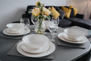 Kinetic Stays - Symphony Building