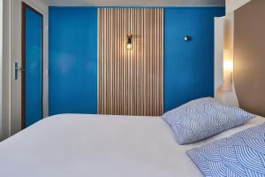 Hotels The Originals City Hotel La Verriere : Chambre Double Standard