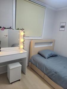 Newly Renovated 2 Bedroom Apartment #7