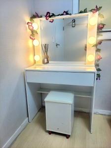 Newly Renovated 2 Bedroom Apartment #7