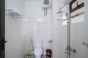 Fancy Hostel and Bar