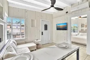 New Year and Holiday Charming Miami Riverfront Stay! - Little River