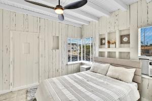 New Year and Holiday Charming Miami Riverfront Stay!