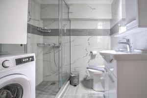 Flat with patio near Acropolis & Herodion