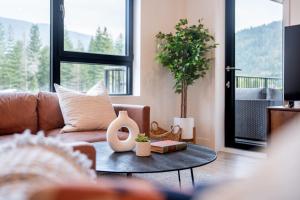 Huckin Harrys by Revelstoke Vacations
