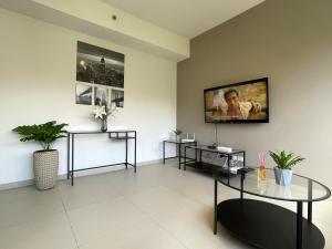 UNIXX Oasis : Grandeur 2BR Suite