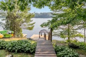 Muskoka Lakeshore Cottage Bliss - Bala