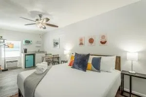 03 The Knoll Room - A PMI Scenic City Vacation Rental - West Brow