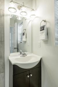 04 The Ludwig Room - A PMI Scenic City Vacation Rental
