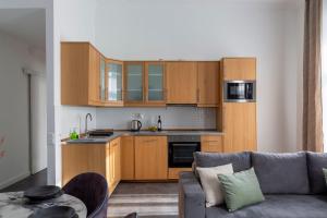 Glorious Central Apartment next to the New York Café