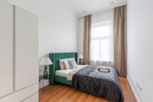 Glorious Central Apartment next to the New York Café