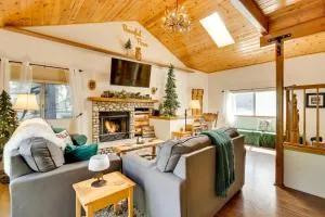 Peaceful Pines Running Springs Home with 3 Decks - Running Springs