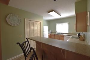 2 Bedrooms at Brigantine Quarters num238 - FlatBottom Floor
