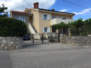 Apartments Sanbrandin