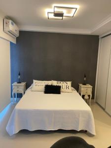 Apart France - Monoambiente con piscina y estacionamiento