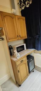 St Lucia women only lodge Leicester long stays