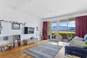 Eastern Shore Escape - Panoramic Modern Comforts - Bellerive