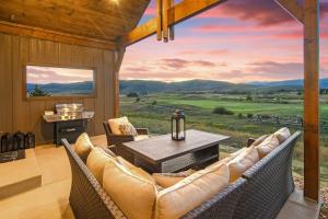 Colorado Home with Hot Tub! Close to Ski Resorts