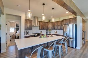 Colorado Home with Hot Tub! Close to Ski Resorts