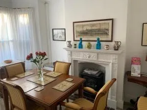 Queens Cottage Salisbury - Porton