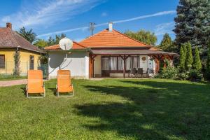 Holiday home in Balatonmariafürdo 40846 - 4hvězdičkové hotely ve městě Balatonmáriafürdő