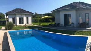 Holiday home in Ábrahamhegy - Balaton 42690