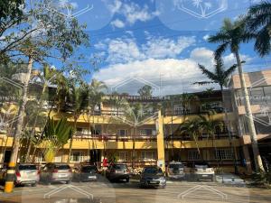 Flat Amarilis em Riviera São Lourenço - com arrumação, café manhã, wifi privat, toalhas praia e piscina e enxoval completo com trocas toalhas