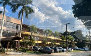 Flat Amarilis em Riviera São Lourenço - com arrumação, café manhã, wifi privat, toalhas praia e piscina e enxoval completo com trocas toalhas