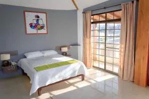 HOTEL MANTA BEACH MADRIGAL - Manta