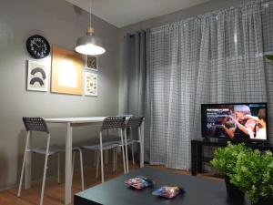 Stylish 2BR w Free Pool Access and Parking LG03